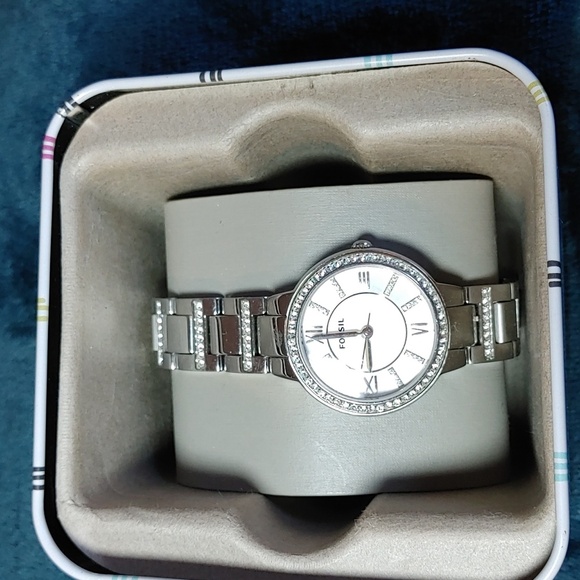 Virginia Silver Quartz Fossil Watch With Crystal Accents - Picture 10 of 15